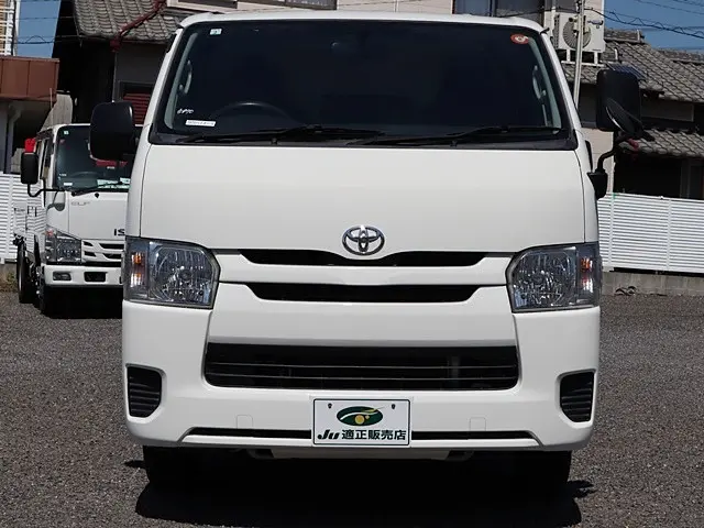 トヨタ ハイエースバン QDF-KDH201V(2WD)の写真3
