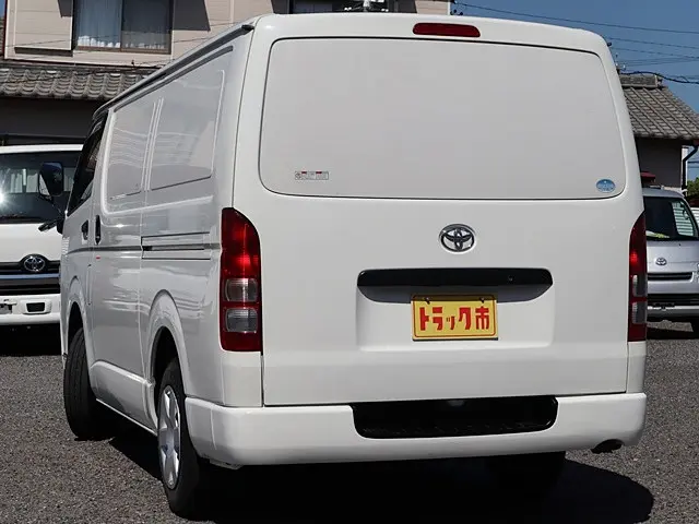 トヨタ ハイエースバン QDF-KDH201V(2WD)の写真7