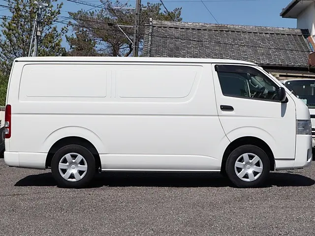 トヨタ ハイエースバン QDF-KDH201V(2WD)の写真8