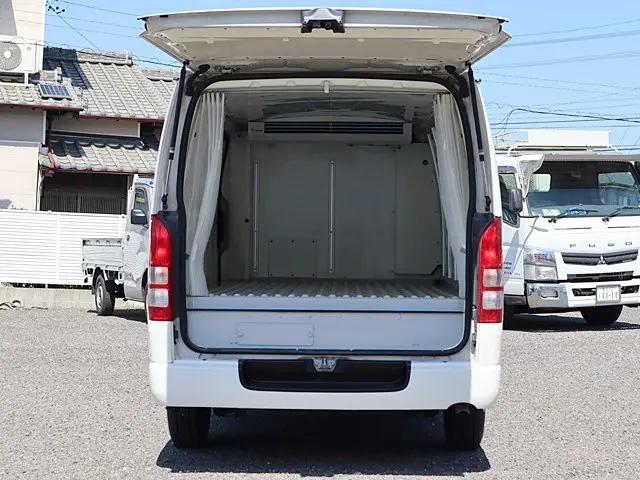 トヨタ ハイエースバン QDF-KDH201V(2WD)の写真11