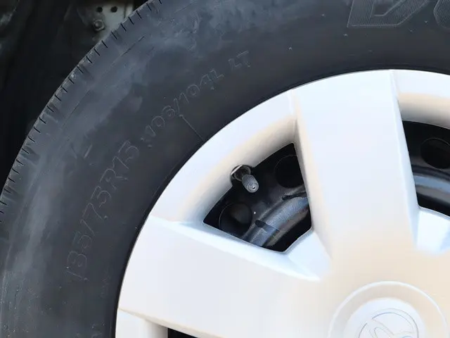 トヨタ ハイエースバン QDF-KDH201V(2WD)の写真19