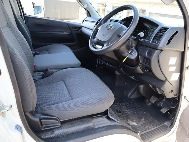 トヨタ ハイエースバン QDF-KDH201V(2WD)の写真28
