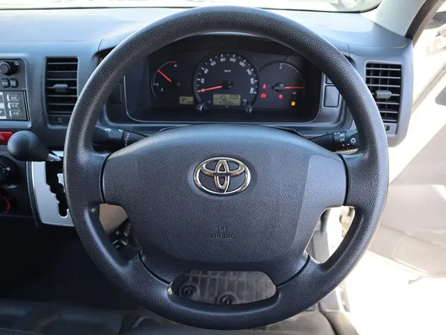トヨタ ハイエースバン QDF-KDH201V(2WD)の写真32