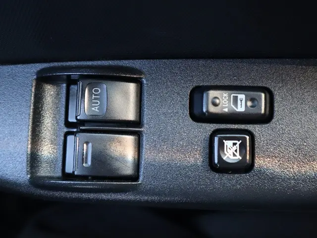 トヨタ ハイエースバン QDF-KDH201V(2WD)の写真38