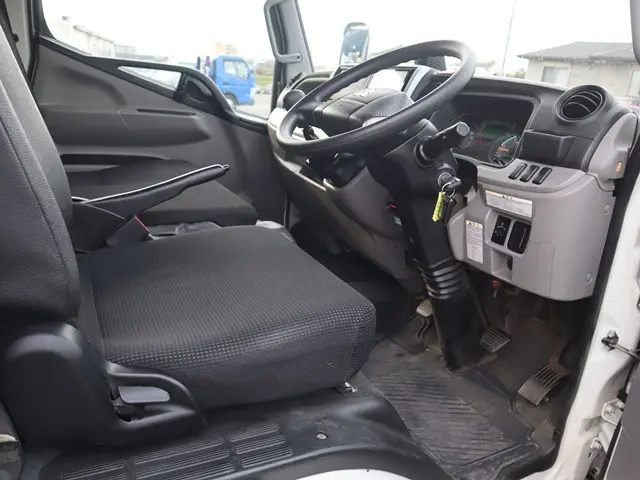 三菱 キャンター TPG-FBA20(2WD)の写真30