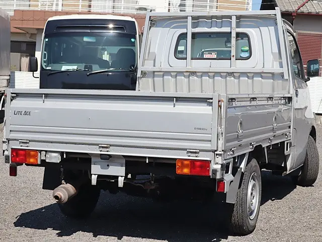 トヨタ ライトエーストラック DBF-S402U(2WD)の写真3