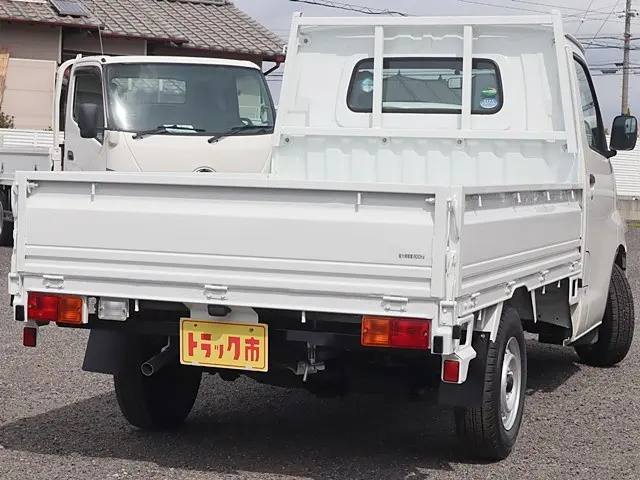 トヨタ ライトエーストラック DBF-S402U(2WD)の写真5