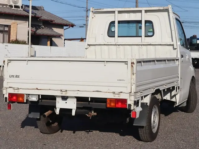 トヨタ ライトエーストラック DBF-S402U(2WD)の写真3