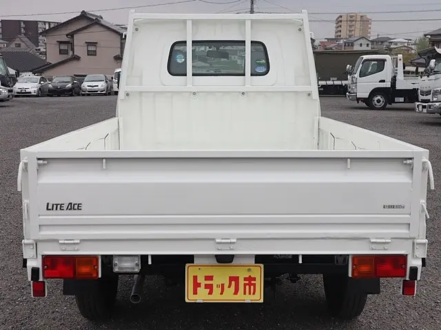 トヨタ ライトエーストラック DBF-S402U(2WD)の写真6