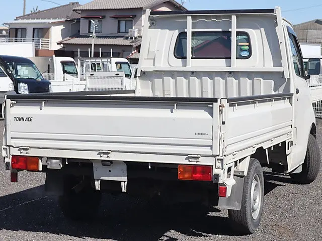 トヨタ タウンエーストラック DBF-S402U(2WD)の写真3