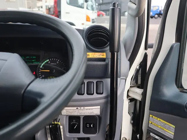 三菱 キャンター TKG-FBA30(2WD)の写真39