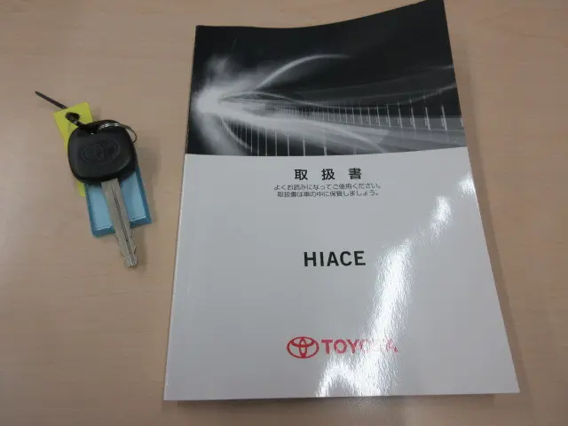 トヨタ ハイエース CBA-TRH219W(4WD)の写真5