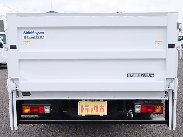 三菱 キャンター TPG-FEA20(2WD)の写真6