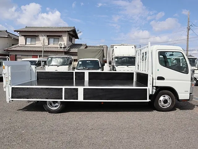 三菱 キャンター TPG-FEA20(2WD)の写真10