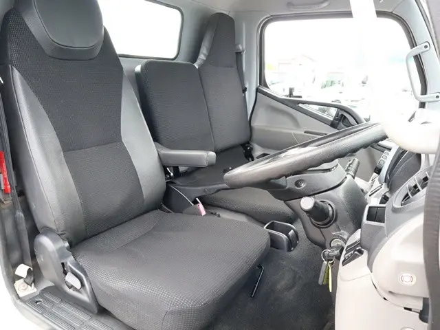 三菱 キャンター TPG-FEA20(2WD)の写真32