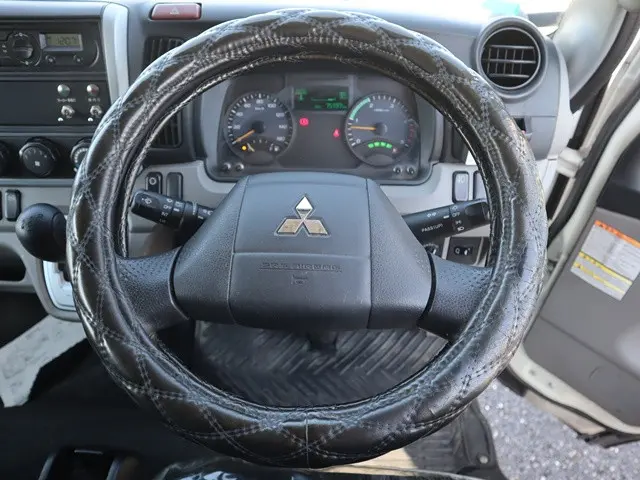 三菱 キャンター TPG-FBA50(2WD)の写真4