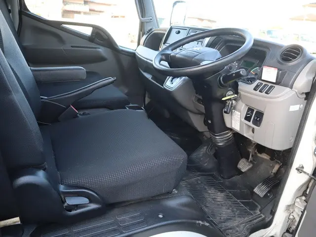 三菱 キャンター TPG-FBA50(2WD)の写真33