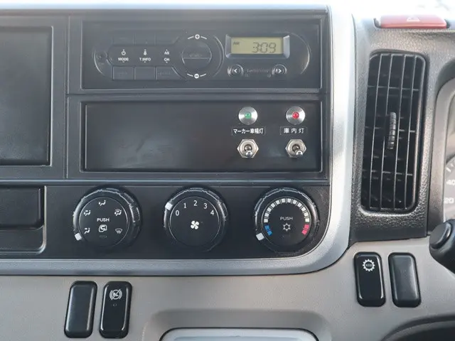三菱 キャンター TPG-FBA50(2WD)の写真40