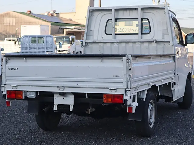 トヨタ タウンエーストラック DBF-S402U(2WD)の写真3