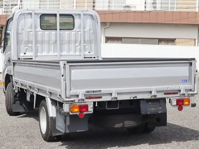 トヨタ ダイナ 3BF-TRY230(2WD)の写真2