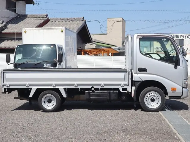 トヨタ ダイナ 3BF-TRY230(2WD)の写真8