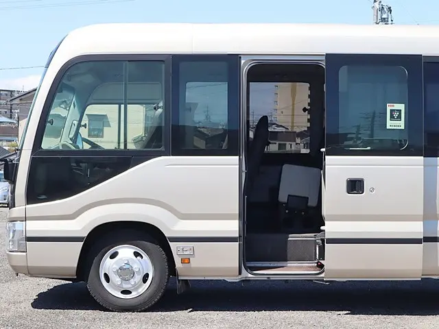 トヨタ コースター SDG-XZB70(2WD)の写真11