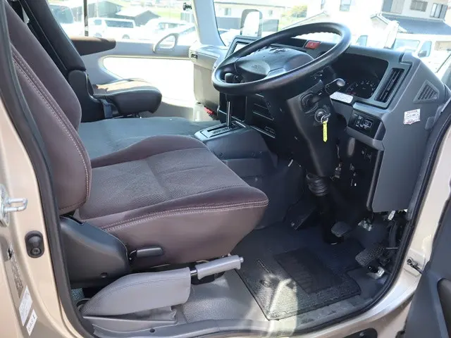 トヨタ コースター SDG-XZB70(2WD)の写真34