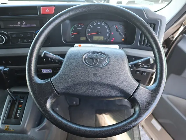 トヨタ コースター SDG-XZB70(2WD)の写真36