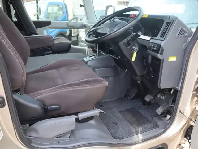 トヨタ コースター SDG-XZB70(2WD)の写真27