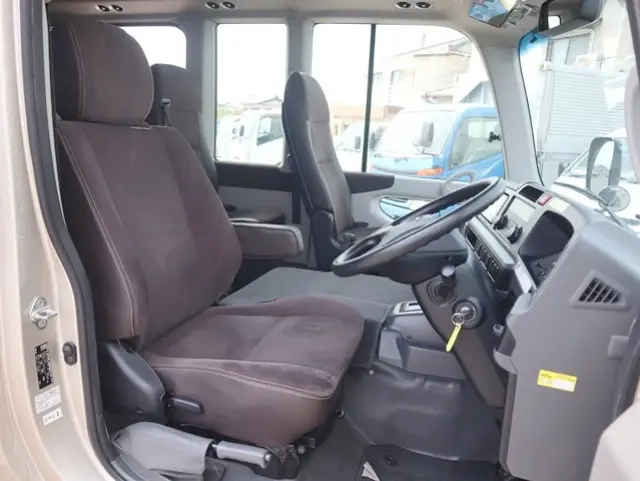 トヨタ コースター SDG-XZB70(2WD)の写真28