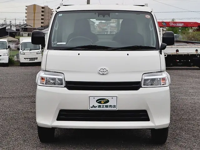 トヨタ タウンエーストラック 5BF-S403U(2WD)の写真3