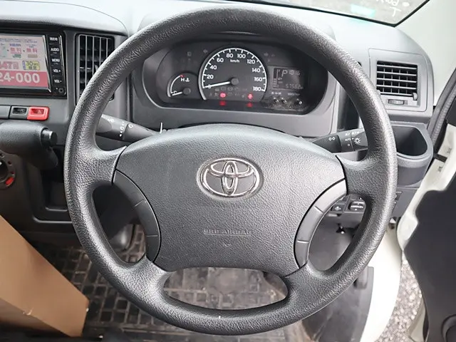 トヨタ タウンエーストラック 5BF-S403U(2WD)の写真4