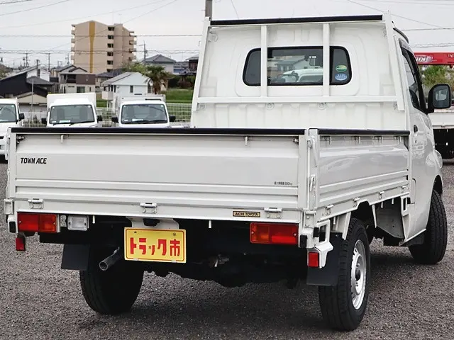 トヨタ タウンエーストラック 5BF-S403U(2WD)の写真5