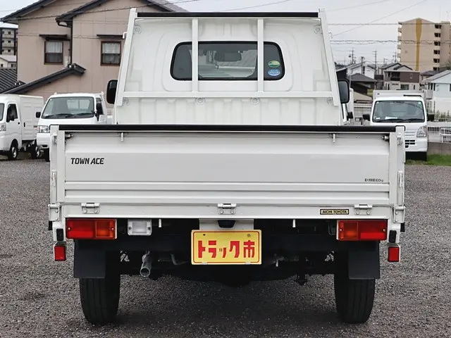トヨタ タウンエーストラック 5BF-S403U(2WD)の写真6