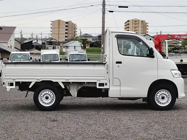 トヨタ タウンエーストラック 5BF-S403U(2WD)の写真8