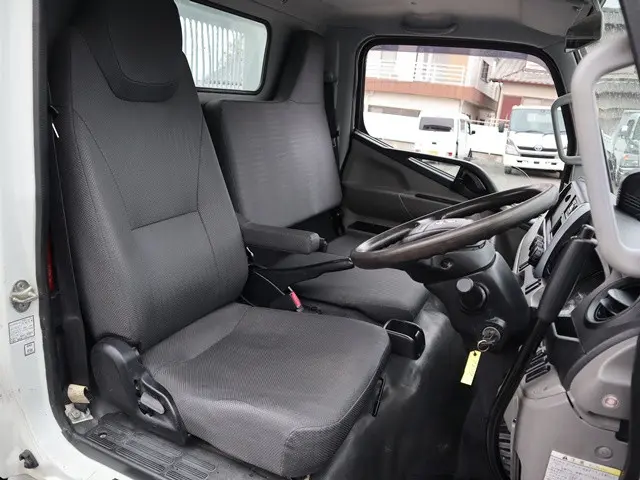 三菱 キャンター TPG-FBA60(2WD)の写真32