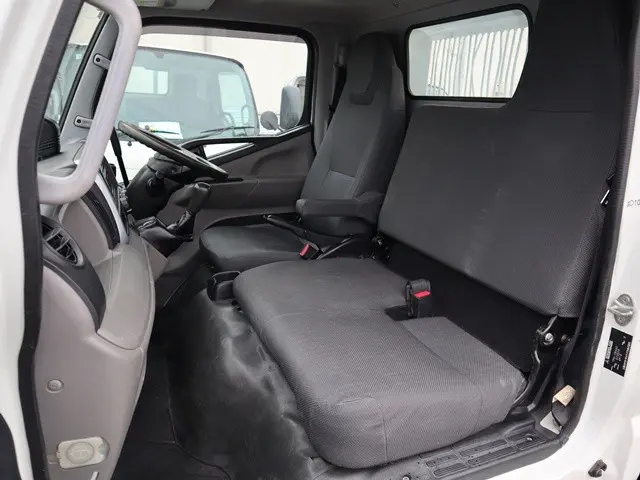 三菱 キャンター TPG-FBA60(2WD)の写真34
