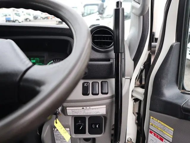 三菱 キャンター TPG-FBA60(2WD)の写真39