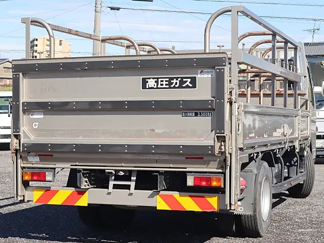 三菱 キャンター 2PG-FEBS0(2WD)の写真3