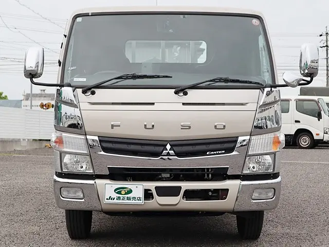 三菱 キャンター 2PG-FEBS0(2WD)の写真3