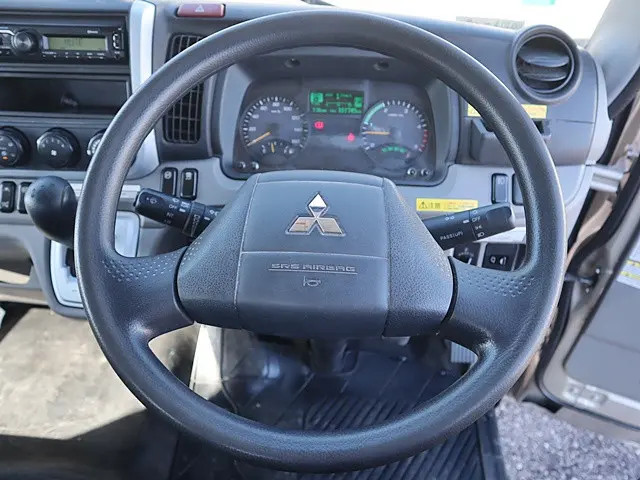 三菱 キャンター 2PG-FEBS0(2WD)の写真4