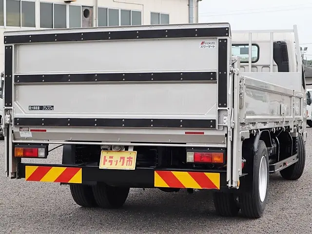 三菱 キャンター 2PG-FEBS0(2WD)の写真5