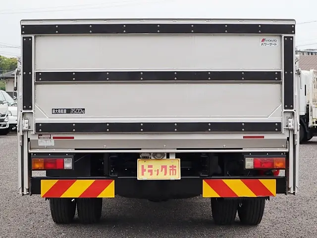 三菱 キャンター 2PG-FEBS0(2WD)の写真6