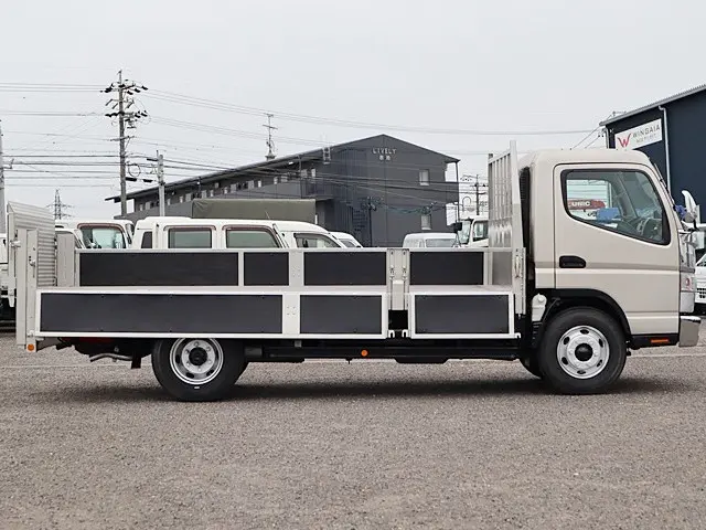 三菱 キャンター 2PG-FEBS0(2WD)の写真10