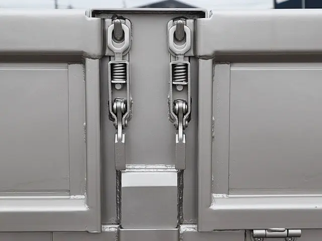 三菱 キャンター 2PG-FEBS0(2WD)の写真14