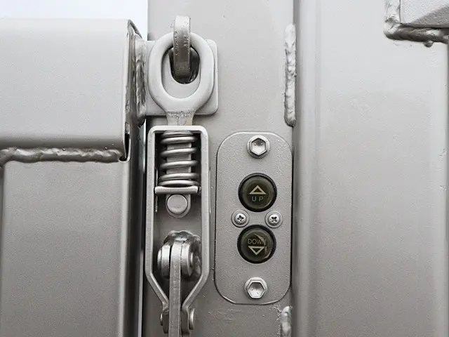 三菱 キャンター 2PG-FEBS0(2WD)の写真16