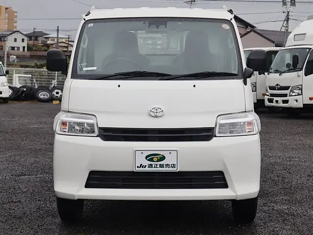 トヨタ タウンエーストラック 5BF-S403U(2WD)の写真3
