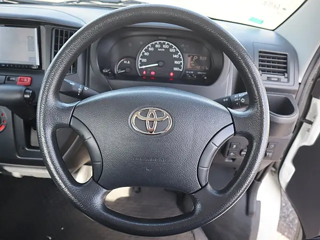 トヨタ タウンエーストラック 5BF-S403U(2WD)の写真4