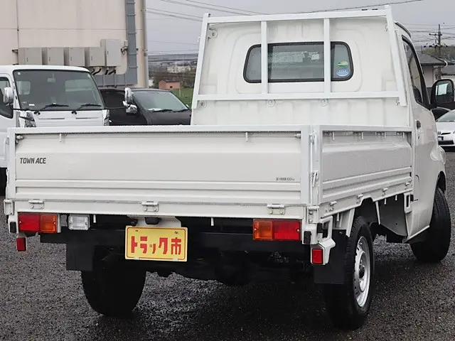 トヨタ タウンエーストラック 5BF-S403U(2WD)の写真5