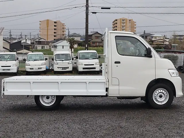 トヨタ タウンエーストラック 5BF-S403U(2WD)の写真10